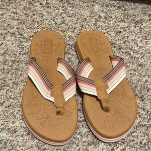 Roxy Women's Brown and Pink‎ Sandals NWOT size 11 thong sandals